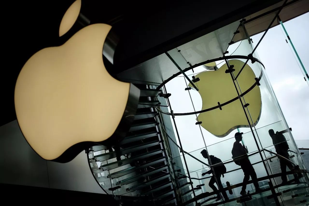 iPhone8 Plus二连爆:疑因电池膨胀致外壳裂开|