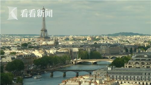 视频|巴黎埃菲尔铁塔上演灯光秀 喜迎第3亿名游