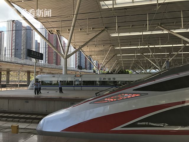 复兴号动车组国庆期间在广深港高铁开跑