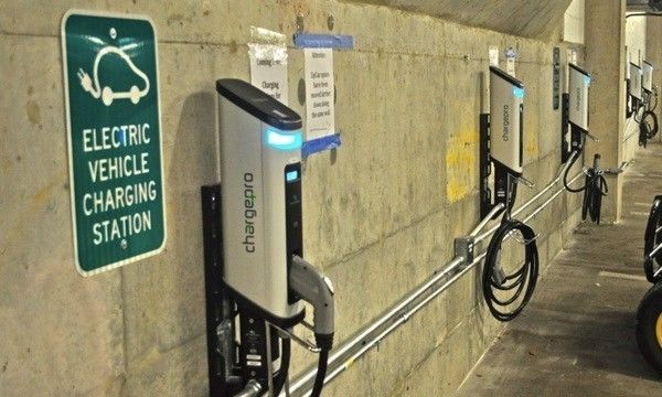 中国要在电动车上“弯道超车”,日本有点纠结