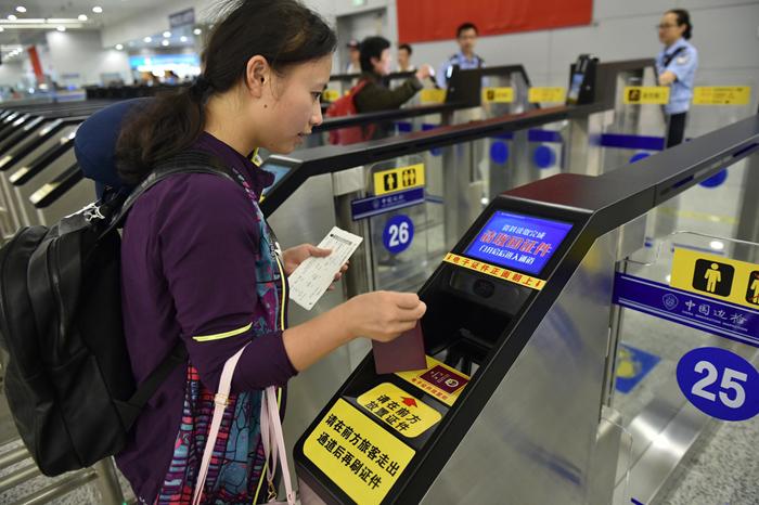 最新研究成果揭秘KTV拖鞋场和通关场有什么不同 最新研究成果显示,KTV的拖鞋场和通关场的区别_娱乐方式对比_省钱避坑全攻略