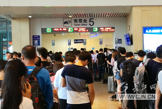 武汉各大火站迎来十一黄金周客流高峰|火车站