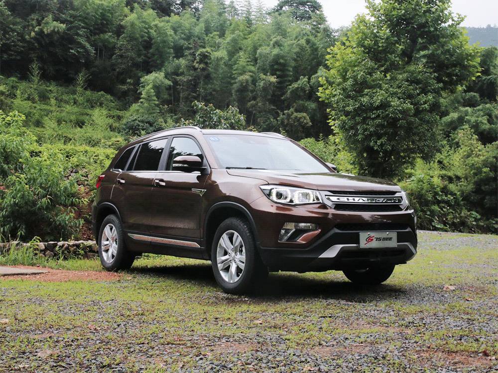 80%合资技术,这台10.35万起的大SUV,车尾看着像50万豪车!