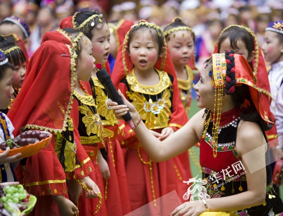 爱在童心、祝福祖国 北碚区朝阳幼儿园用特有