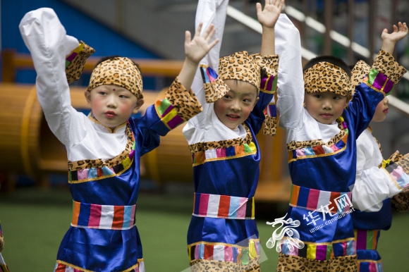 爱在童心、祝福祖国 北碚区朝阳幼儿园用特有