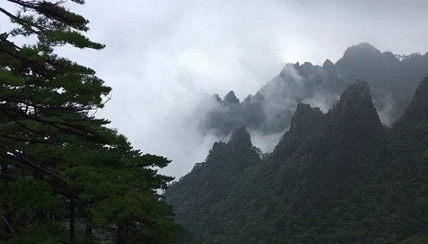 黄山景区或于2日起迎客流高峰:已增设1000个