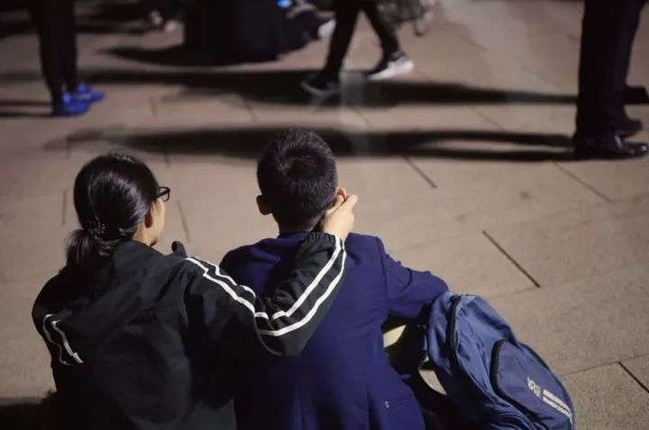 今日最燃时刻!天安门广场升国旗仪式 10万人共