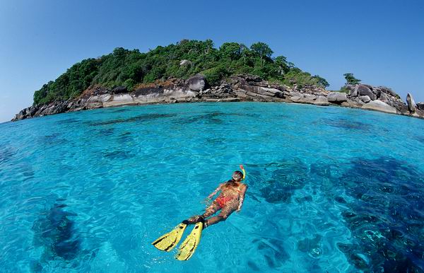 巴厘岛火山随时会喷,普吉岛潜水员罢工,还能愉