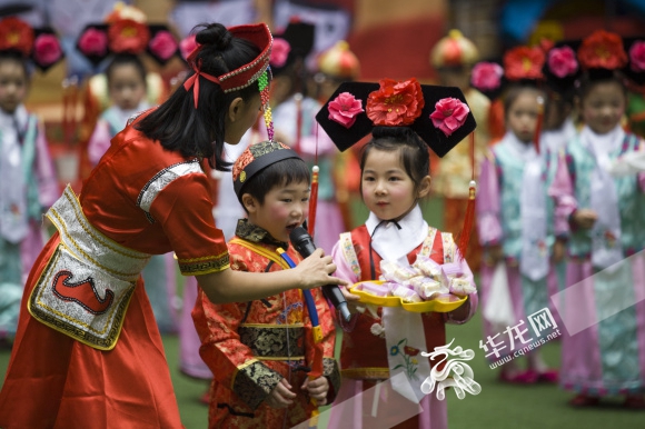 爱在童心、祝福祖国 北碚区朝阳幼儿园用特有