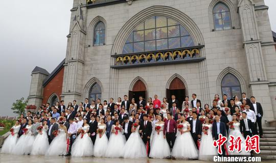 99对新人江苏大丰荷兰花海同秀百年好合恩爱