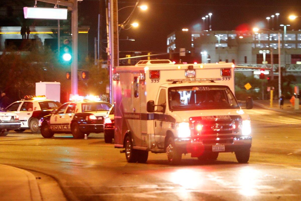 拉斯维加斯枪击案致50多死 警方称枪手是当地