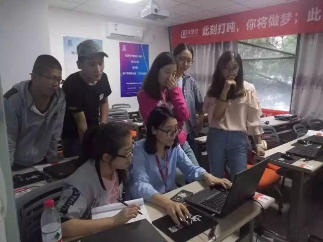 网络推广团队每天工作 新浪网