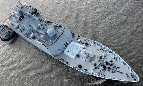 我国新建造的军舰,将大量导弹埋放在垂直发射井内