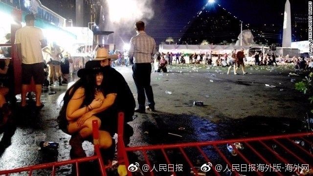 枪击现场/本文图片来自 CFP、人民日报海外版