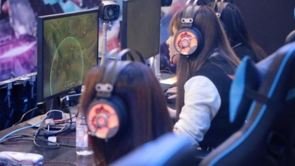 资料图:电竞行业。(BBC)