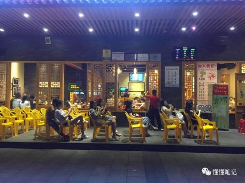 店老板自述:排长队借网红东风 最后还是挂了|大