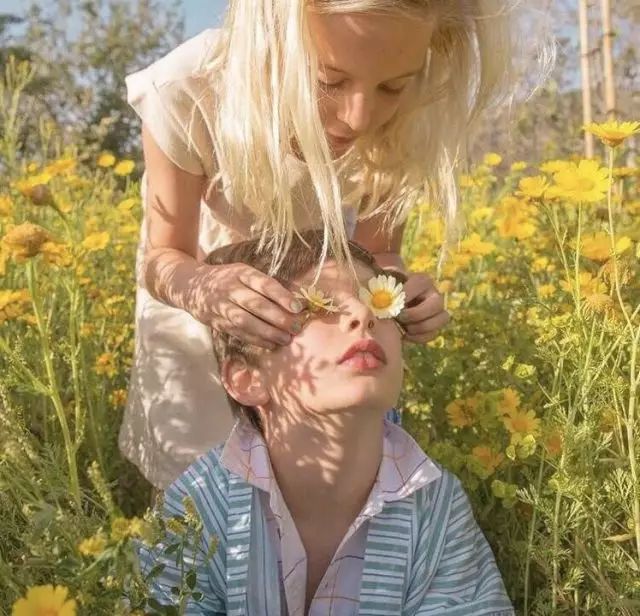 那些在朋友圈中沉默寡言的人,你们在微博放飞