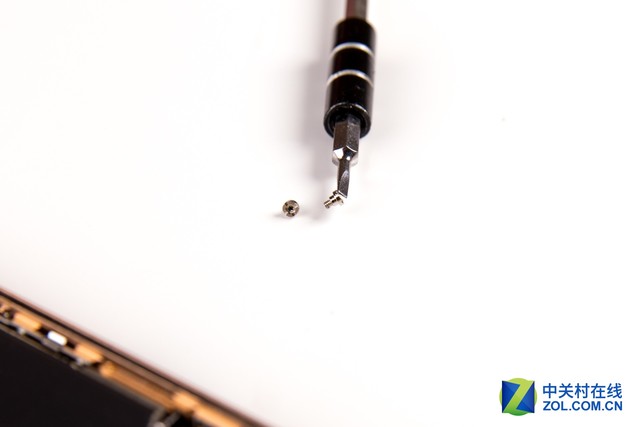 如何评价iPhone 8 Plus有多达77颗螺丝|苹果|螺