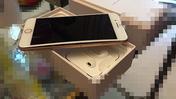 iPhone8内地首爆?从京东购买发现机器爆裂屏