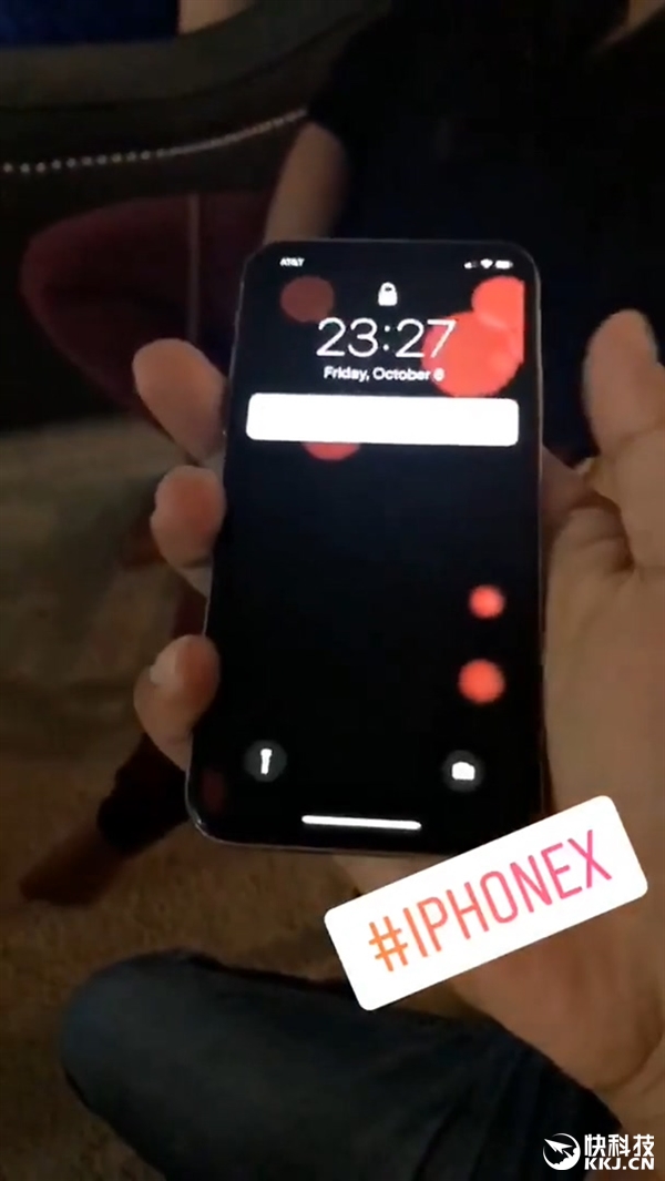 万元神机!iPhone X真机首次流出:全新动态壁纸