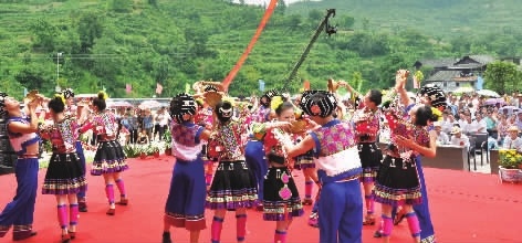 新晃gdp_湖南新晃操场埋尸案