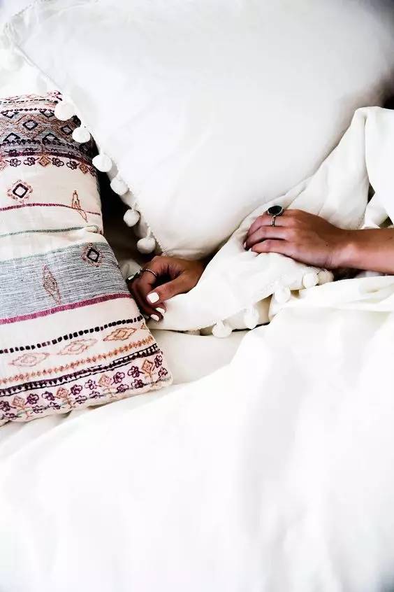 枕头套上螨虫多如毛,洗的时候加点这个,螨虫统