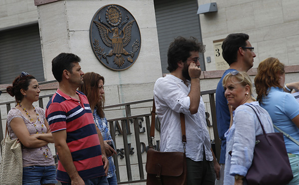 逮捕美领馆雇员风波升级:美停办非移民签证,土