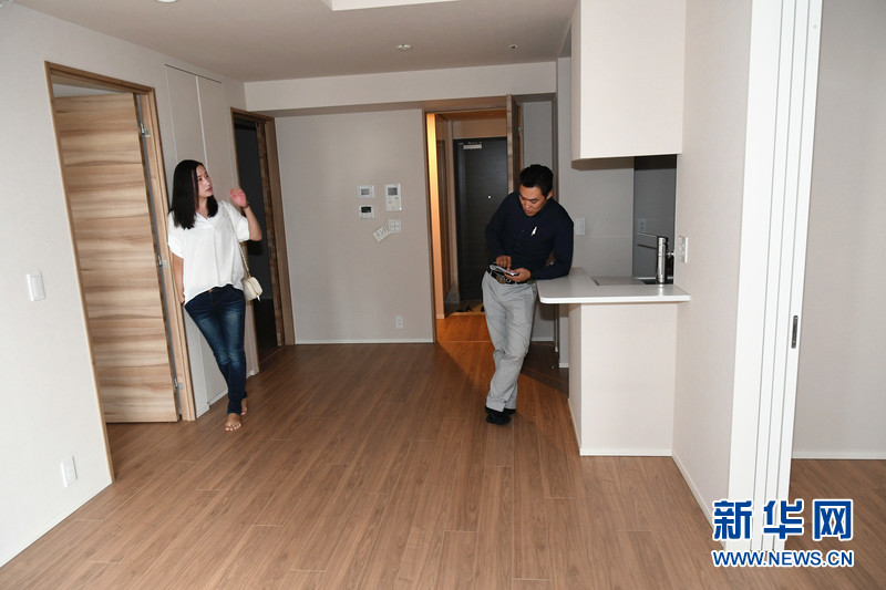 探访在日本开房产中介公司的朝鲜族小伙|池袋