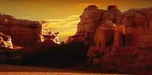 我要请假!去G7京新高速自驾游!