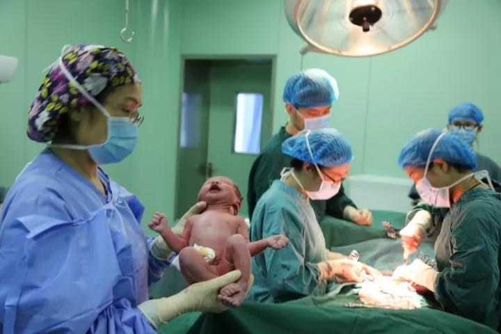 国庆表情 | 除了人山人海 车山车海已加入国庆