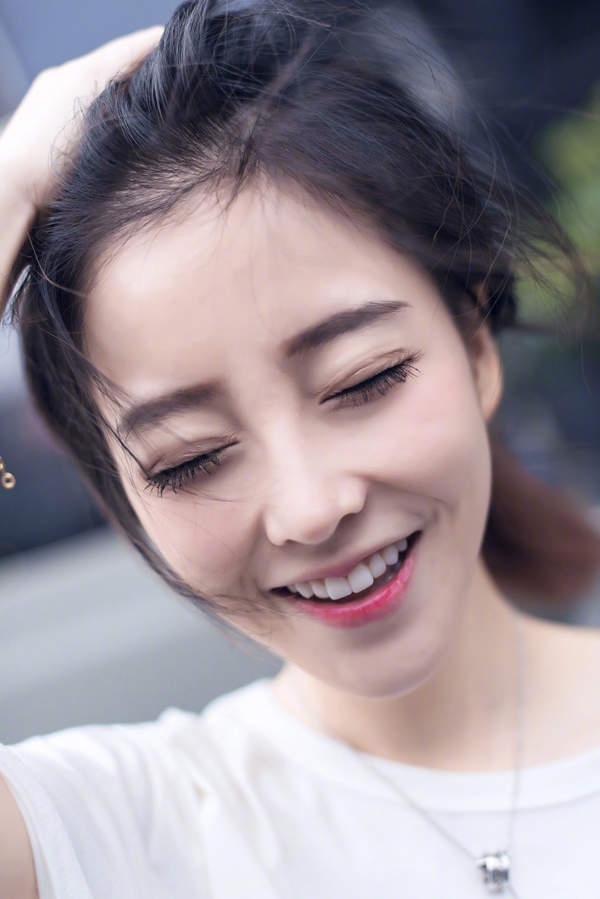 冯提莫 吃鸡 表情包七连杀!实力卖萌,迷倒万千