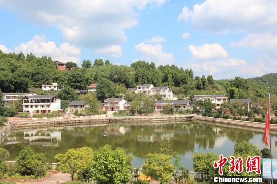 图为现在的拱市村一隅。 岳依桐 摄