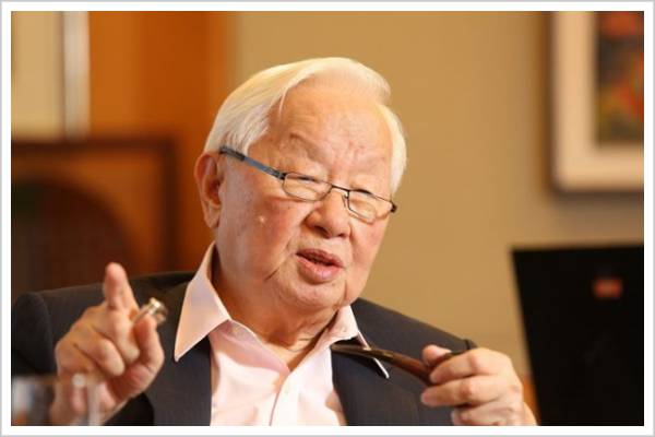 这位86岁的中国人一跺脚,全球科技业会地震|张