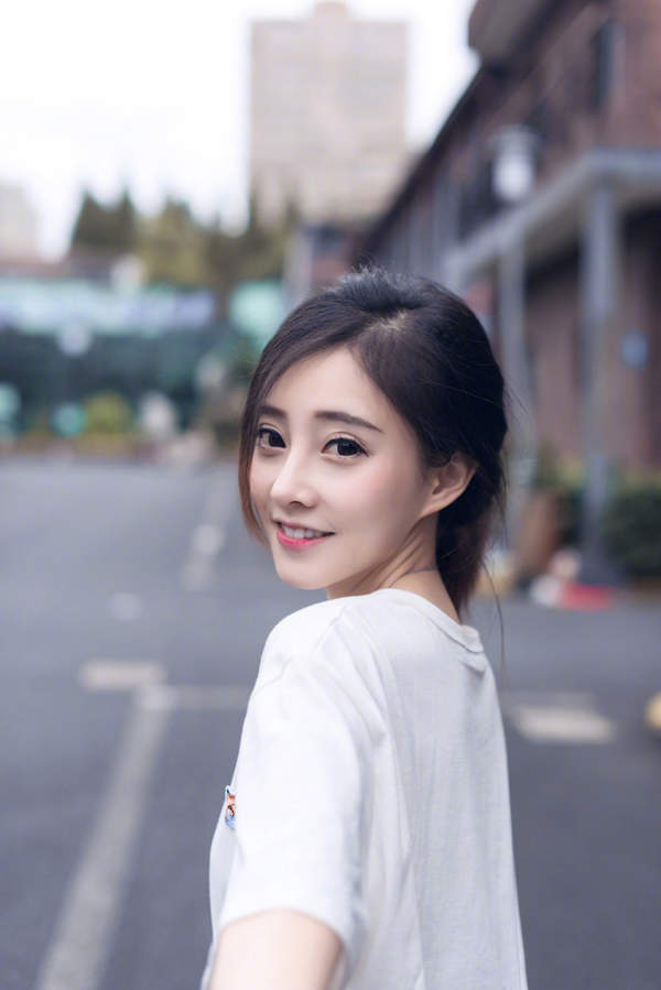 冯提莫 吃鸡 表情包七连杀!实力卖萌,迷倒万千