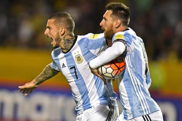 世预赛阿根廷生死战3-1获出线权 梅西帽子戏法