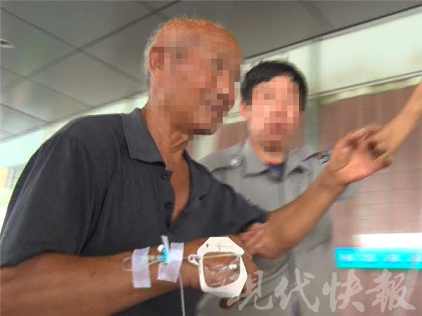 △被马蜂蛰伤村民 爆料人供图