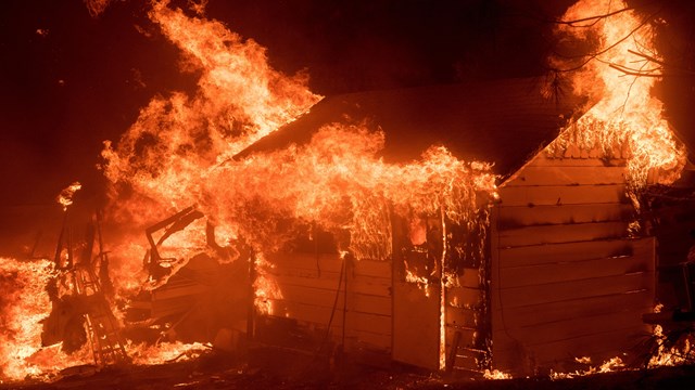 视频丨加州大火似末日 地方经济遭重创|火灾