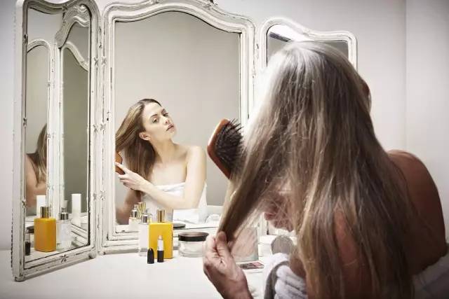 养生丨头发多久洗一次最好？做错的头发越掉越多！