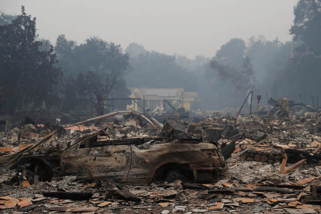 美国加州森林大火导致旧金山机场大量航班取消