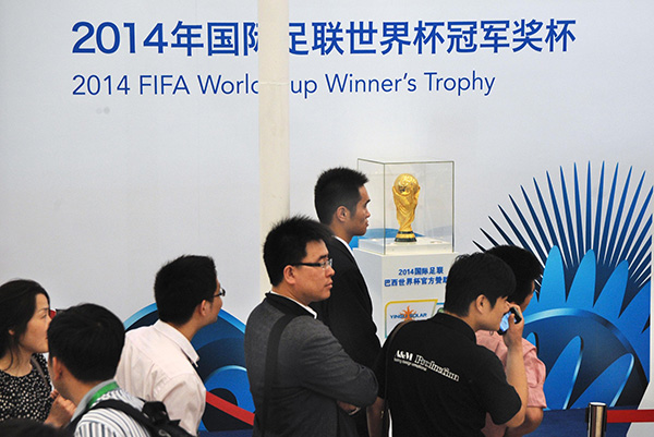 美国学中国不进世界杯,看看财务报表,国际足联