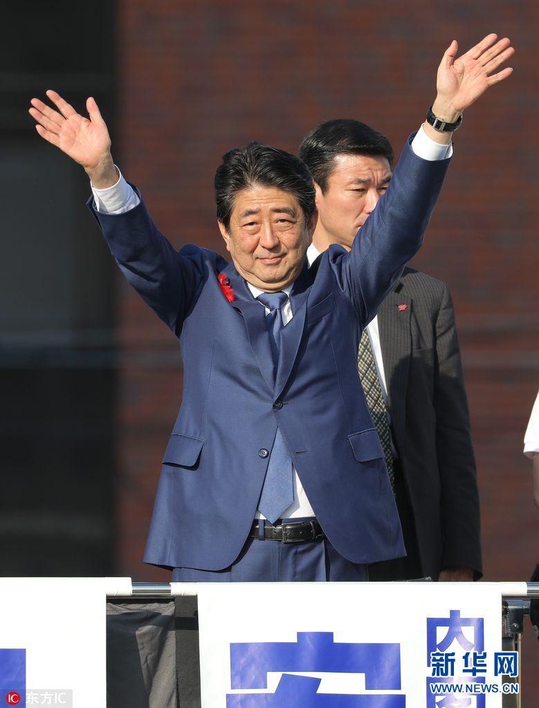 安倍晋三现身街头发表演讲 为大选拉票|安倍晋