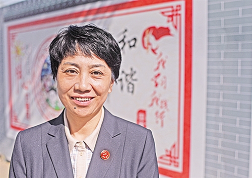9月29日,田小红在青海省西宁市海西路5号小区外.