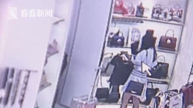 女子专偷一个品牌的包包 自称看电视迷上女主角的包