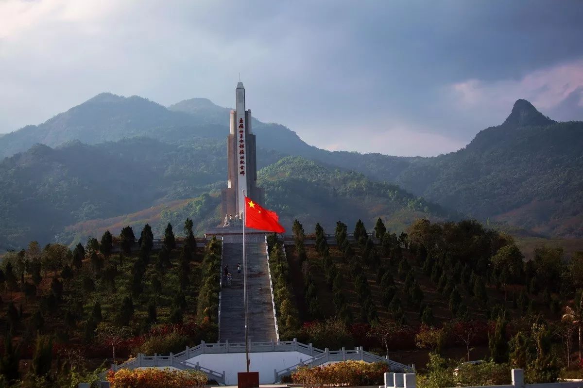 十九大时光|想不到!五指山深处这个小镇变化这