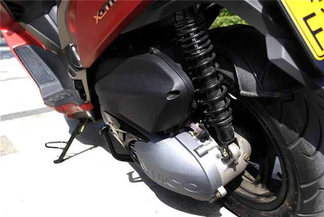 新车实拍:光阳赛艇400(优缺点明显)