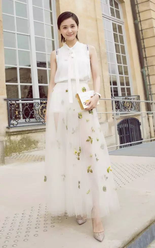 王子文1米5,靠穿衣逆袭成1米7大长腿!所以谁说