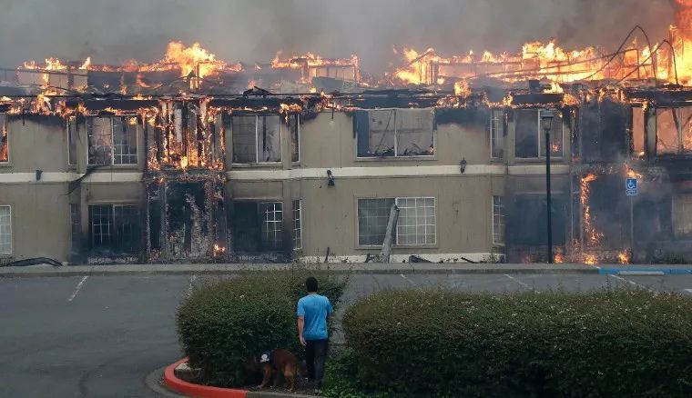 美国加州史上最致命大火:35人罹难 10万居民