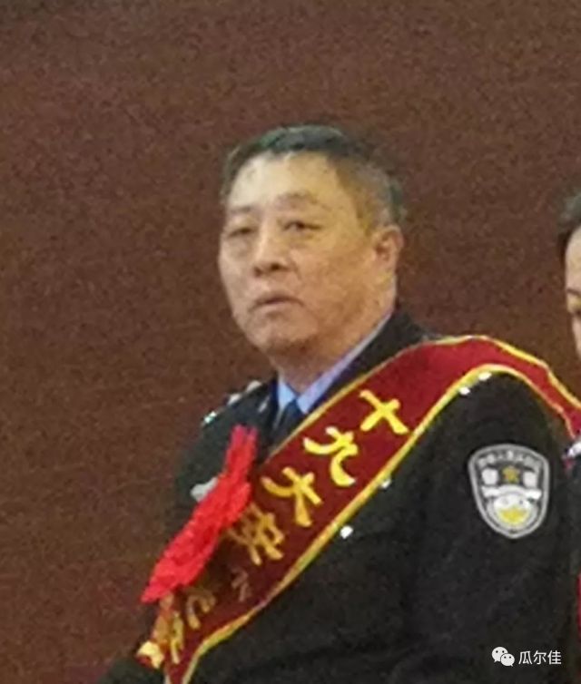 辽宁重奖开枪警察：奖励7万 辅警转文职