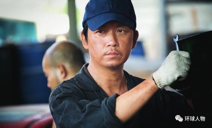 从白衣少年到丧狗疯猫,潘粤明怎么就成 潘粤暗