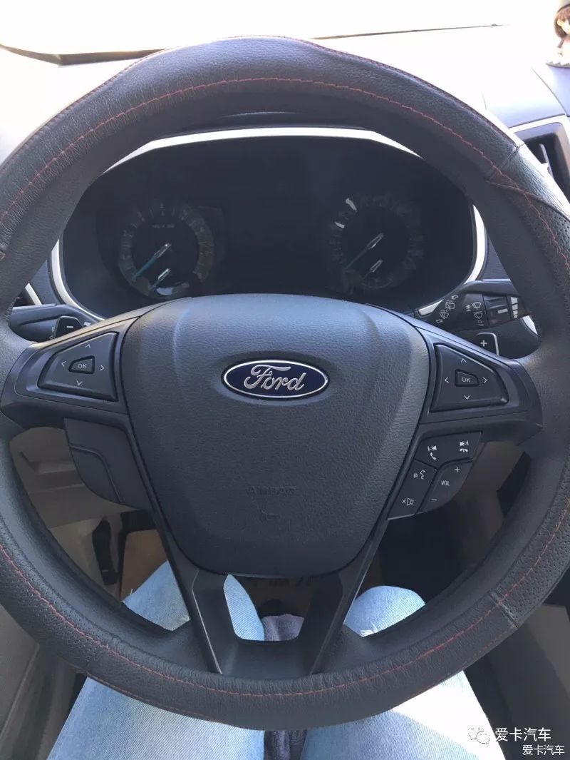 驾驶舒适性好,配置又高,这辆SUV一家四口乘坐